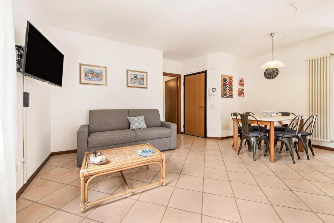 말세진느 La Casa Del Borgo Con Parcheggio 아파트 외부 사진